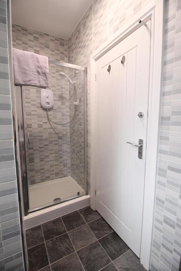 Media Manor - Fully Refurbished In 2022 - Large 6 Bedrooms, 3 Bathrooms Plus Media Games Room Blackpool Extérieur photo